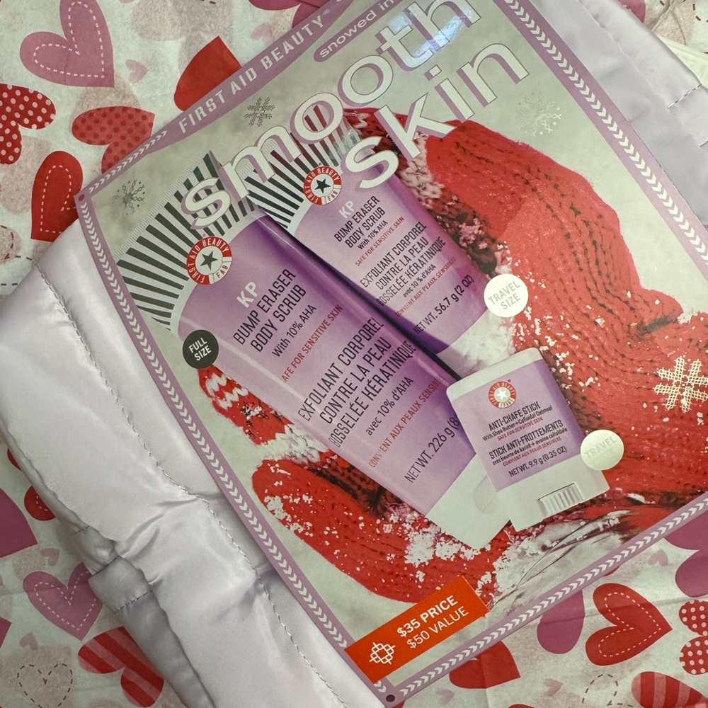 First Aid Beauty Smooth Skin Kit